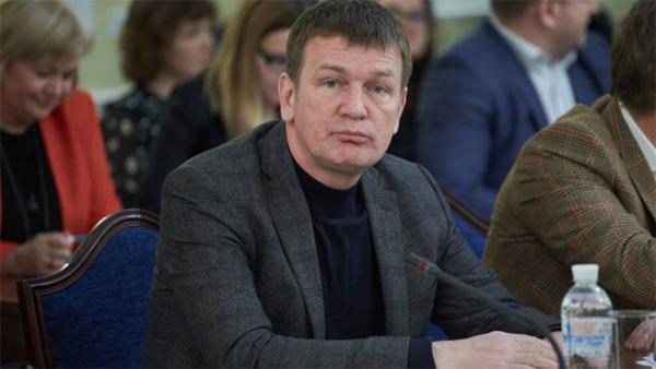 Роберт Горват